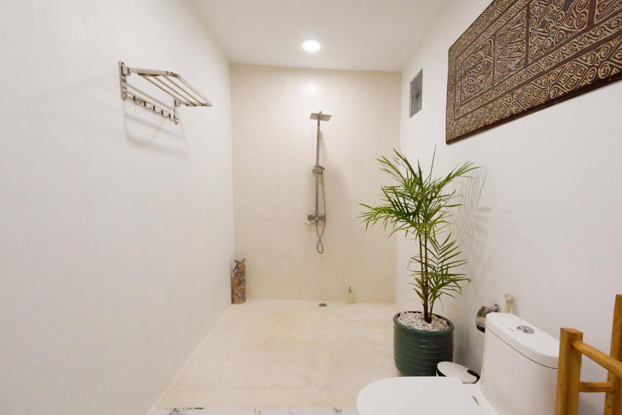 Brand New 3 Bed 2 Min Walk To Legian Seminyak (Bali)
