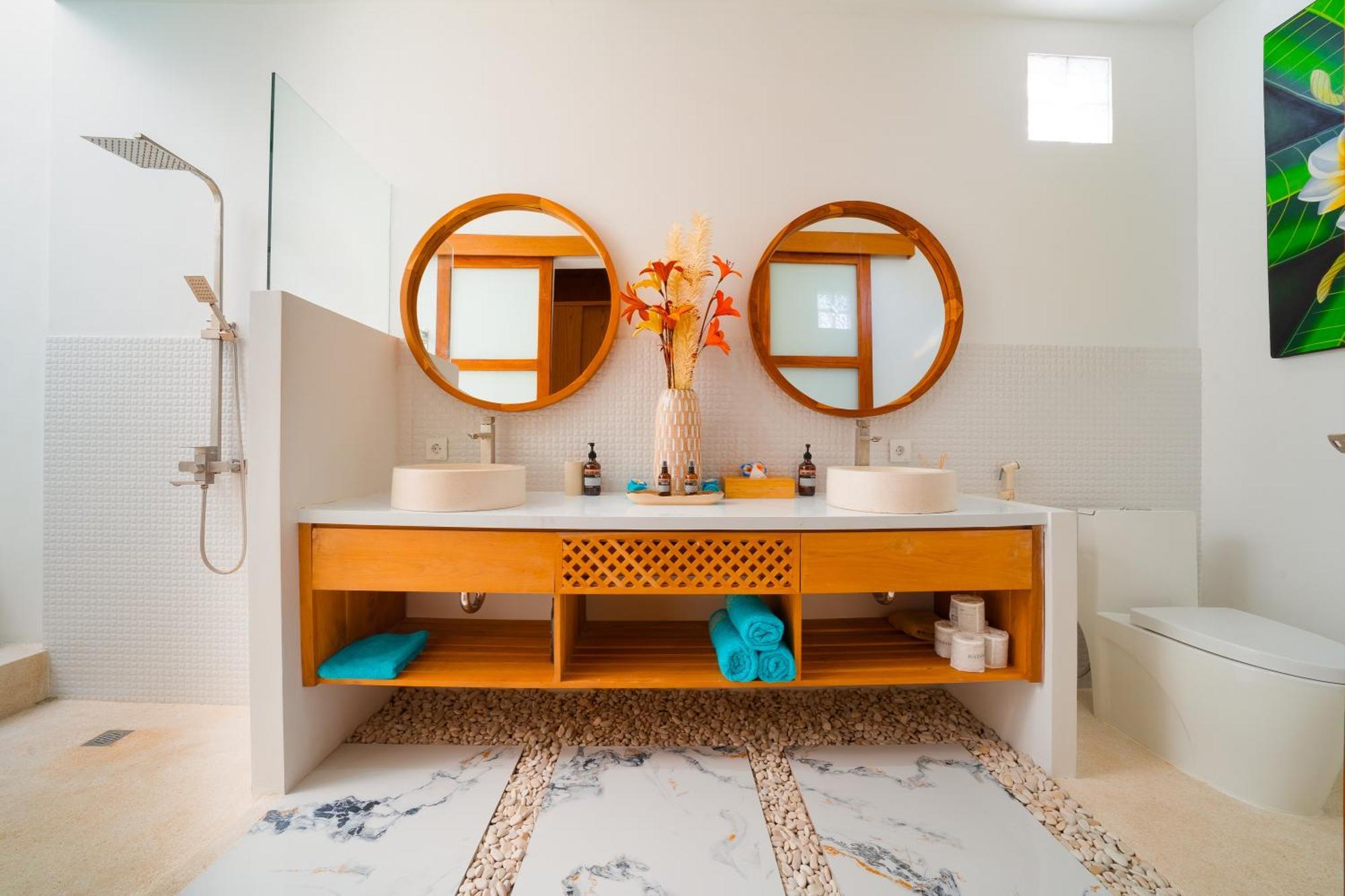 Brand New 3 Bed 2 Min Walk To Legian * Seminyak (Bali)