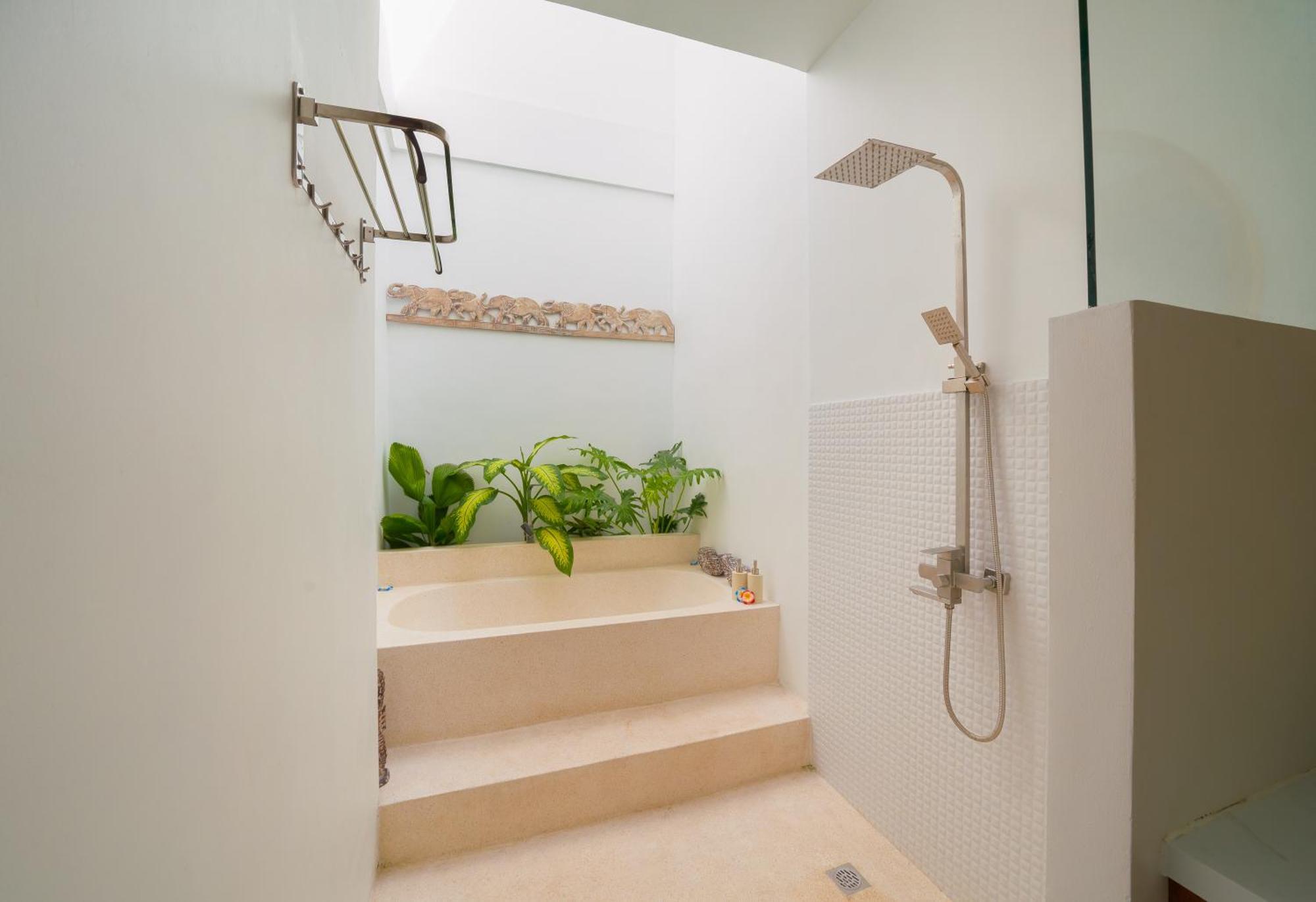 Brand New 3 Bed 2 Min Walk To Legian Villa Seminyak (Bali)